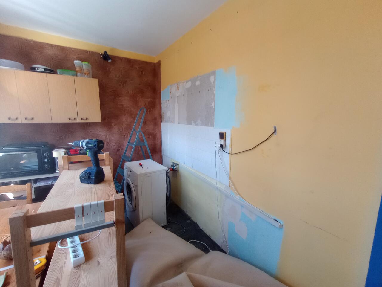 Sundaváme koberce ze zdí